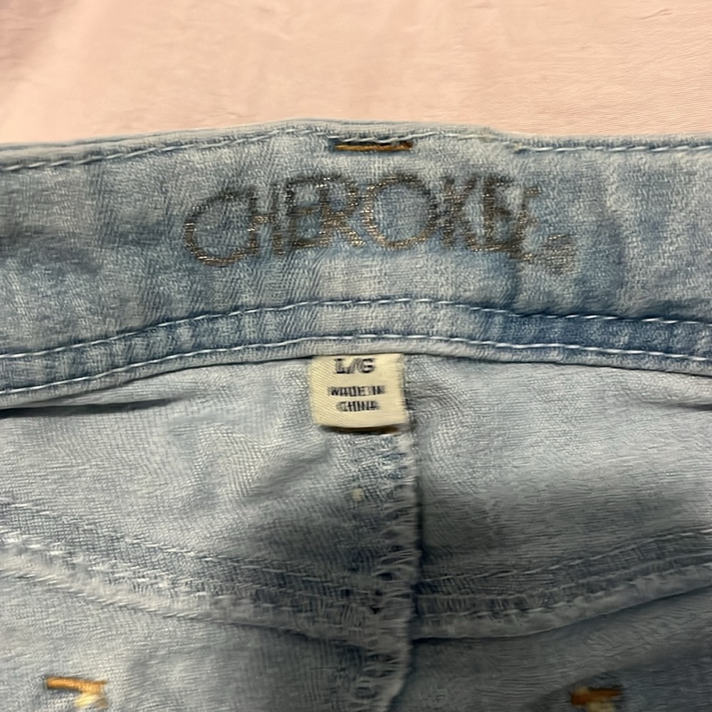 Girl’s jean shorts - Picture 2 of 5